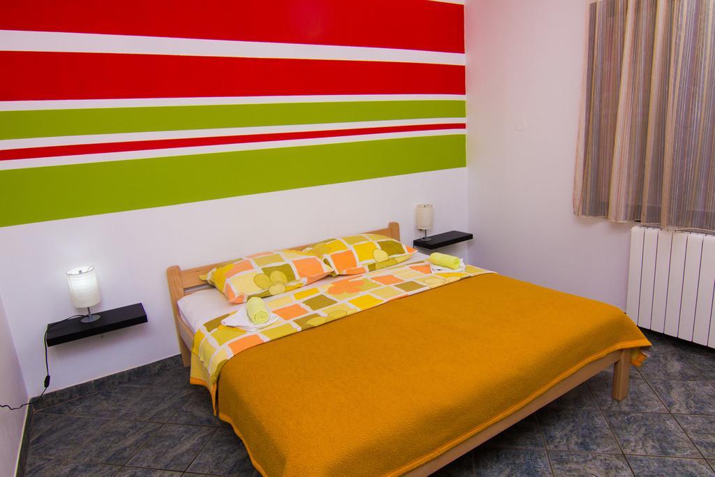 Apartmani Zuzic Krk Town Zimmer foto