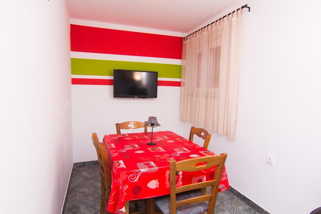 Apartmani Zuzic Krk Town Zimmer foto