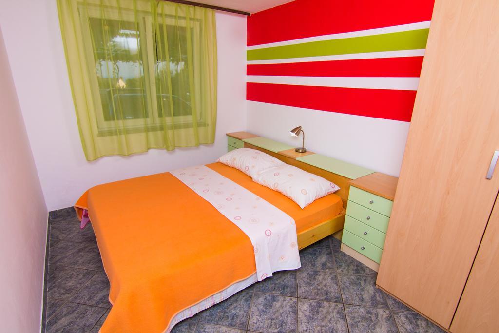 Apartmani Zuzic Krk Town Zimmer foto